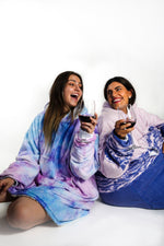 Cargar imagen en el visor de la galería, Sudadera cobija algodón de azúcar universo tie dye
